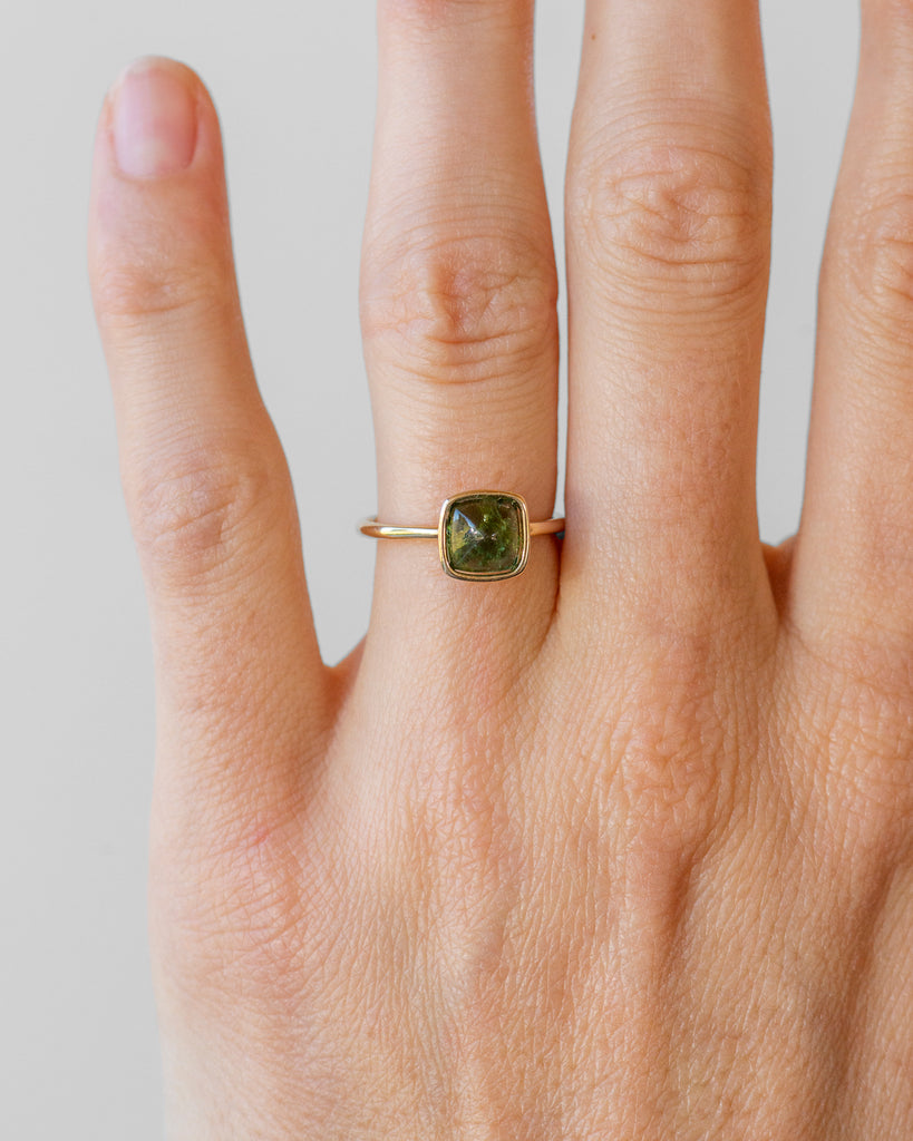 14k Sturdy Trees Ring