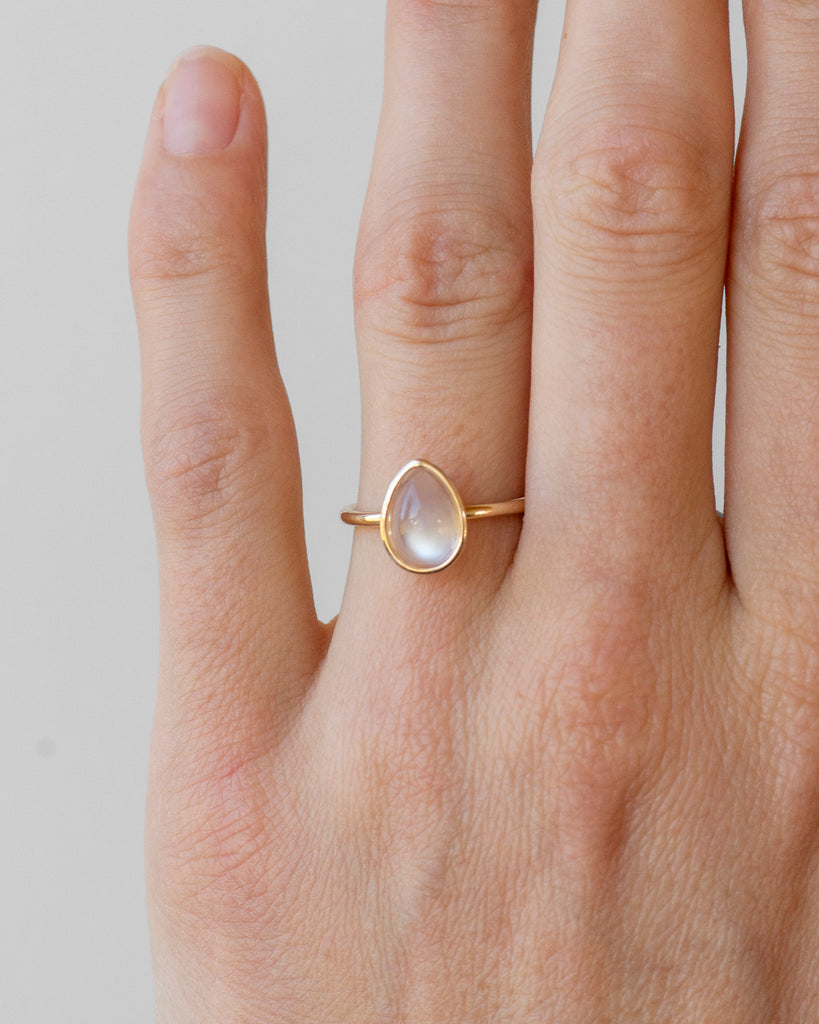 14k White Pear Moonstone Ring