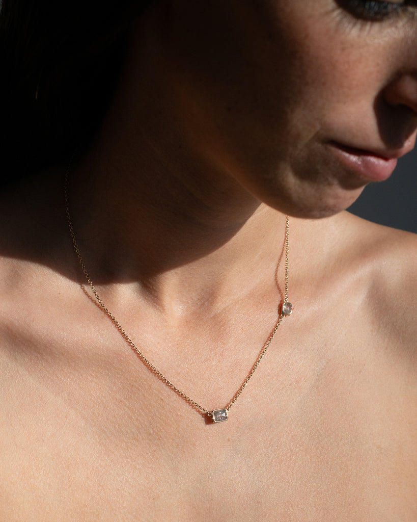 14K A Pair of Diamonds Chain Necklace