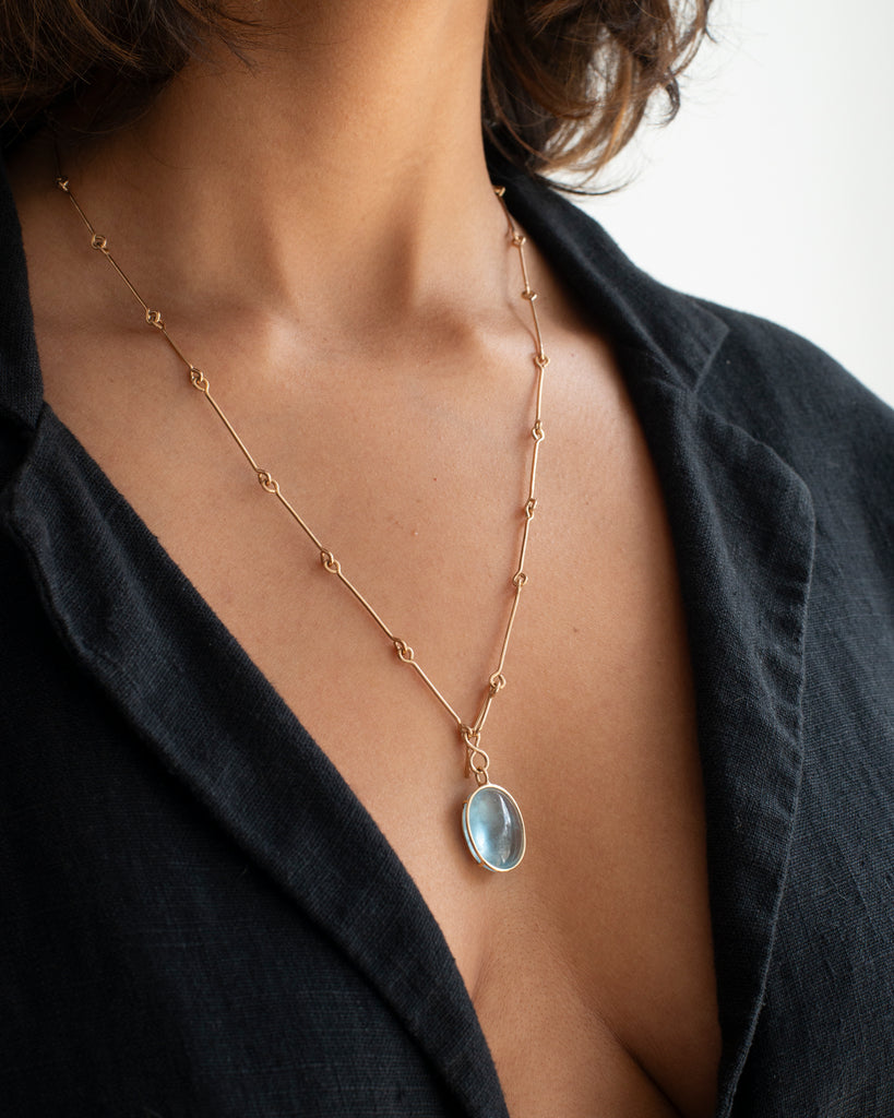 14k A True Blue Floating Pendant
