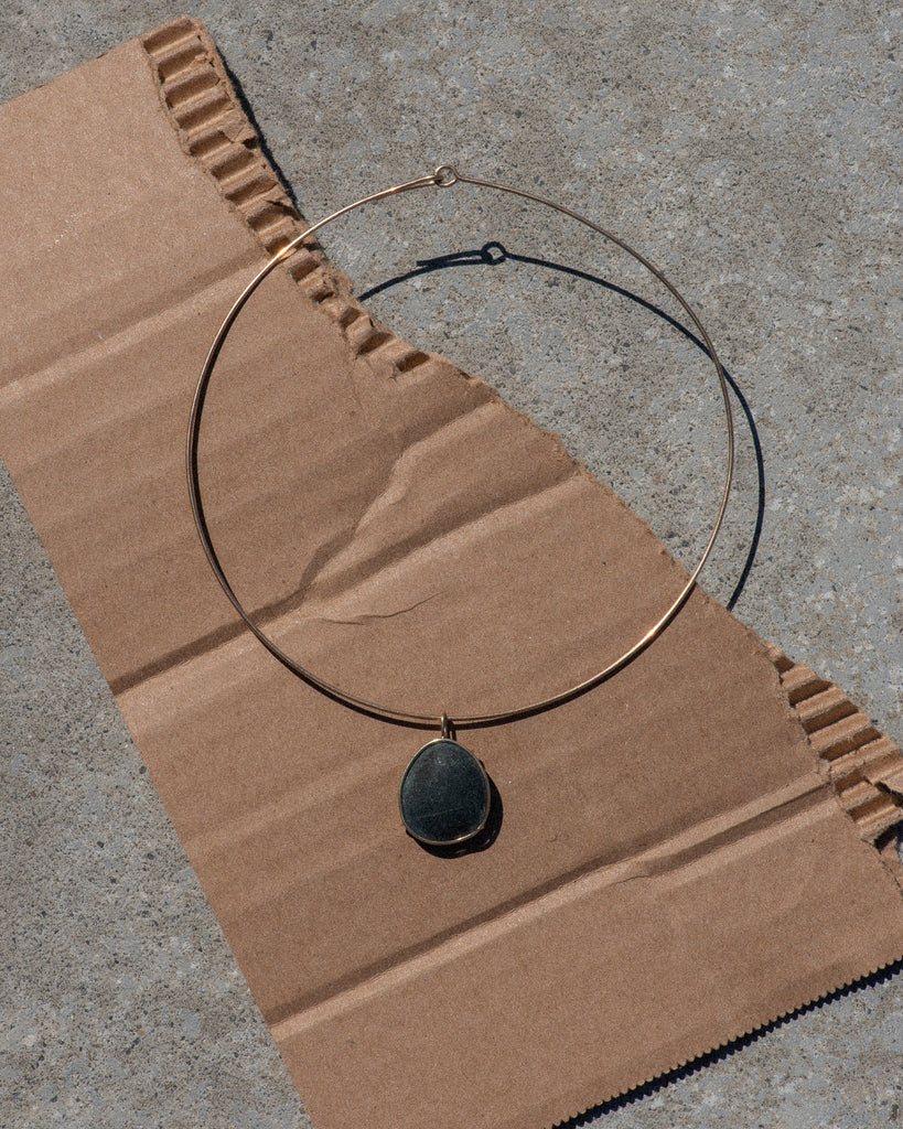 14k Black Island Stone Floating Pendant