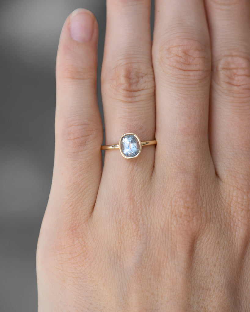 14k Pale Oval Sapphire Floating Ring