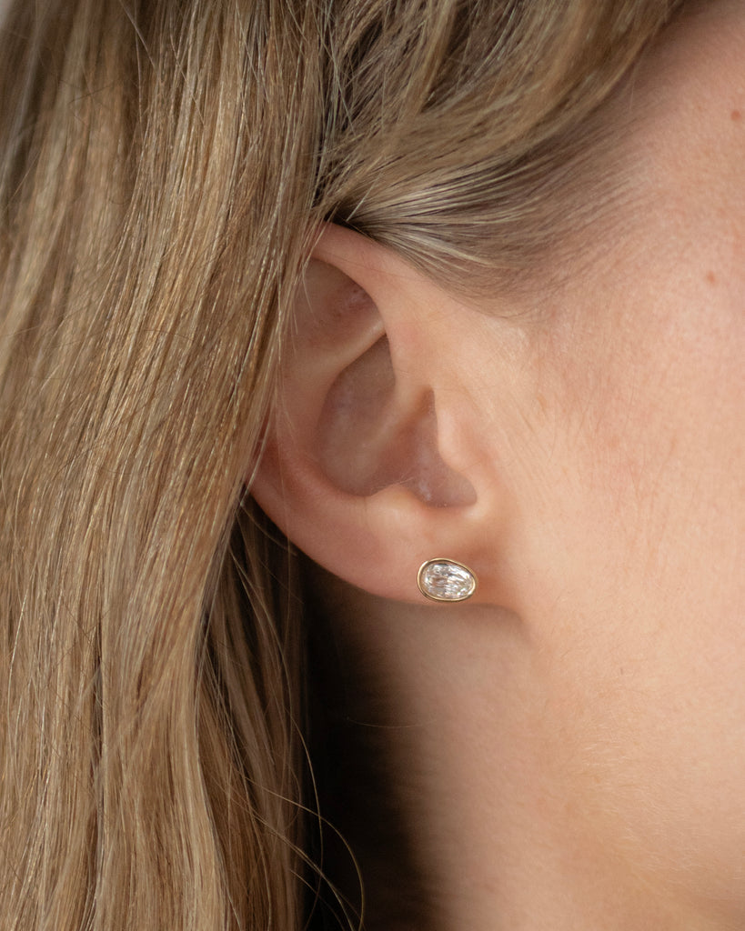 14k Lab Grown Egg Floating Studs