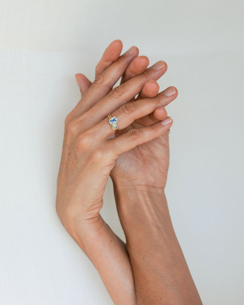 14k Chicory Sapphire Floating Ring