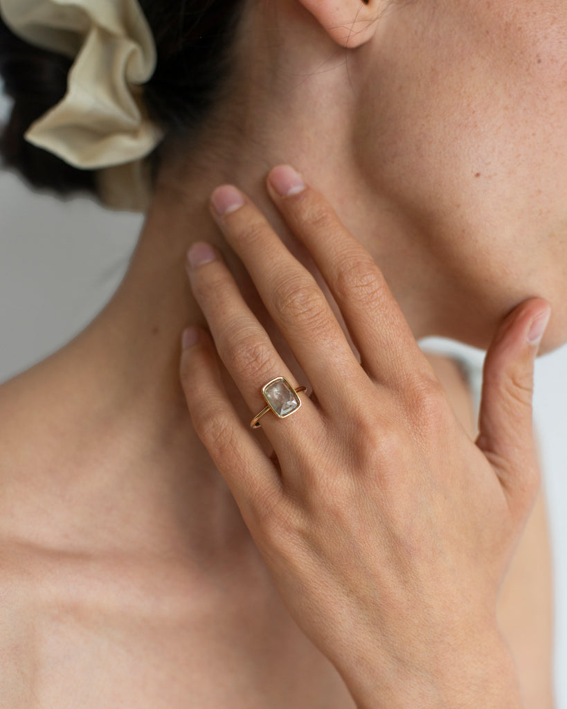 14k Light Olive Mineral Diamond Floating Ring
