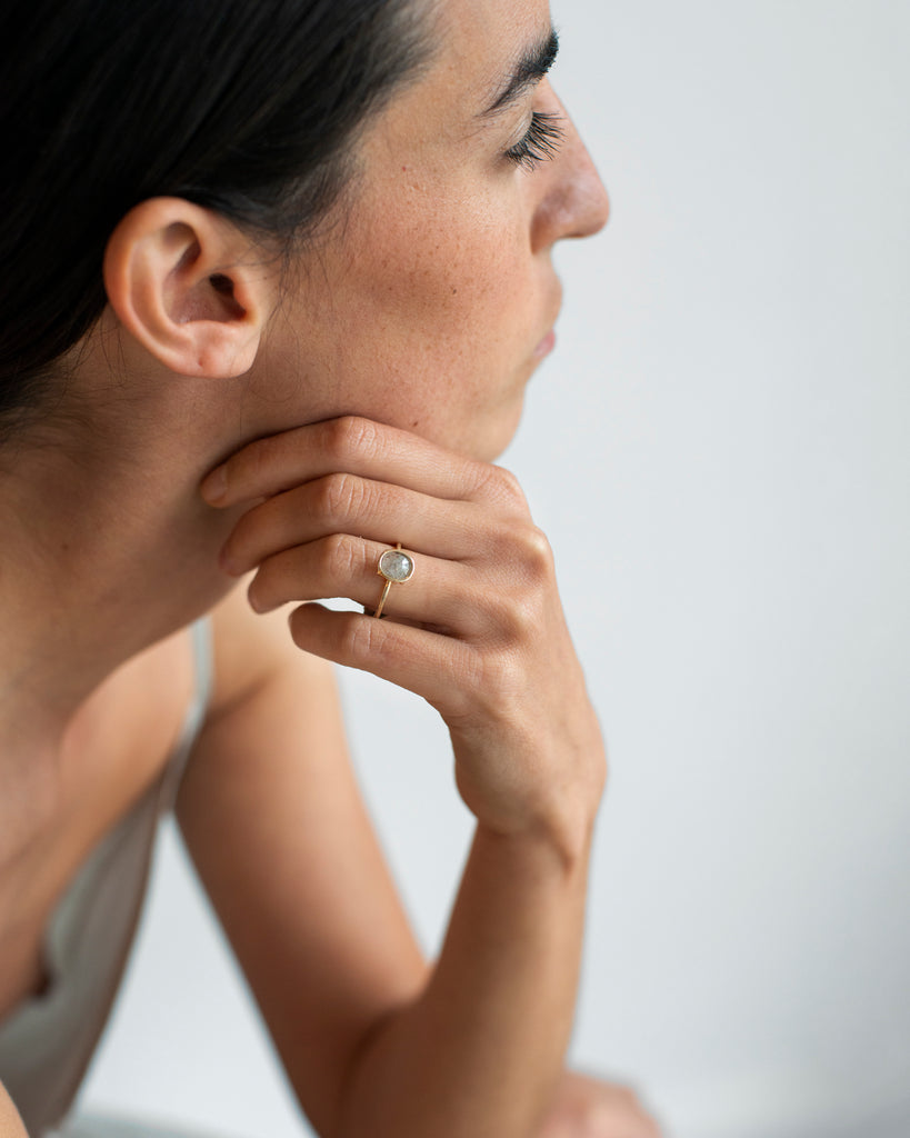 14K Mineral Diamond Floating Ring