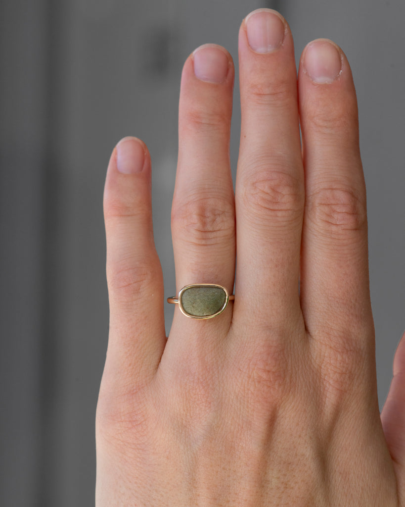 14k East West Island Stone Ring