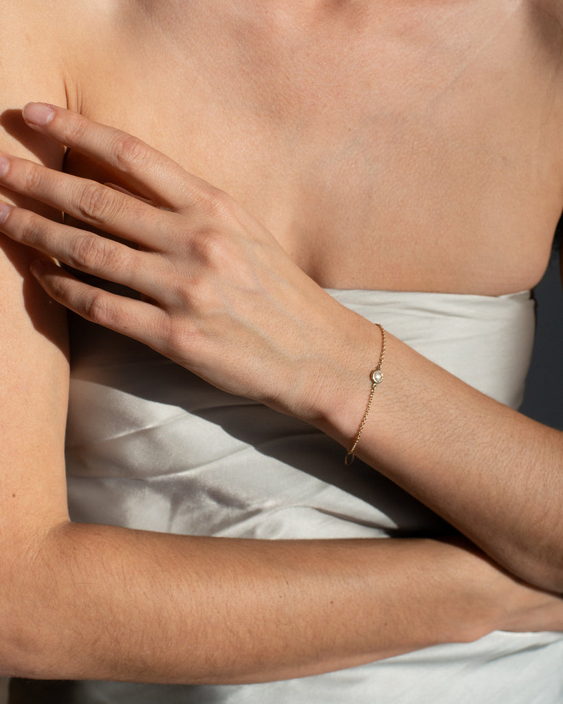 14k A Pair of Round Diamonds Bracelet