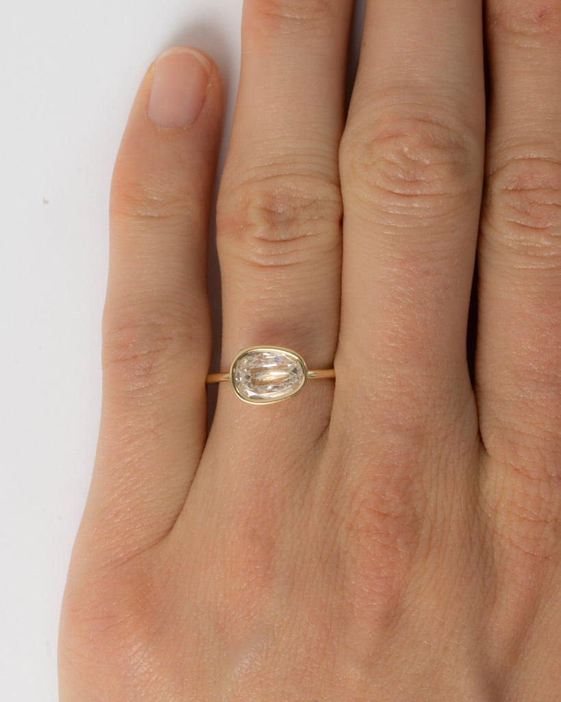 14k East West Signature Egg Diamond Floating Ring