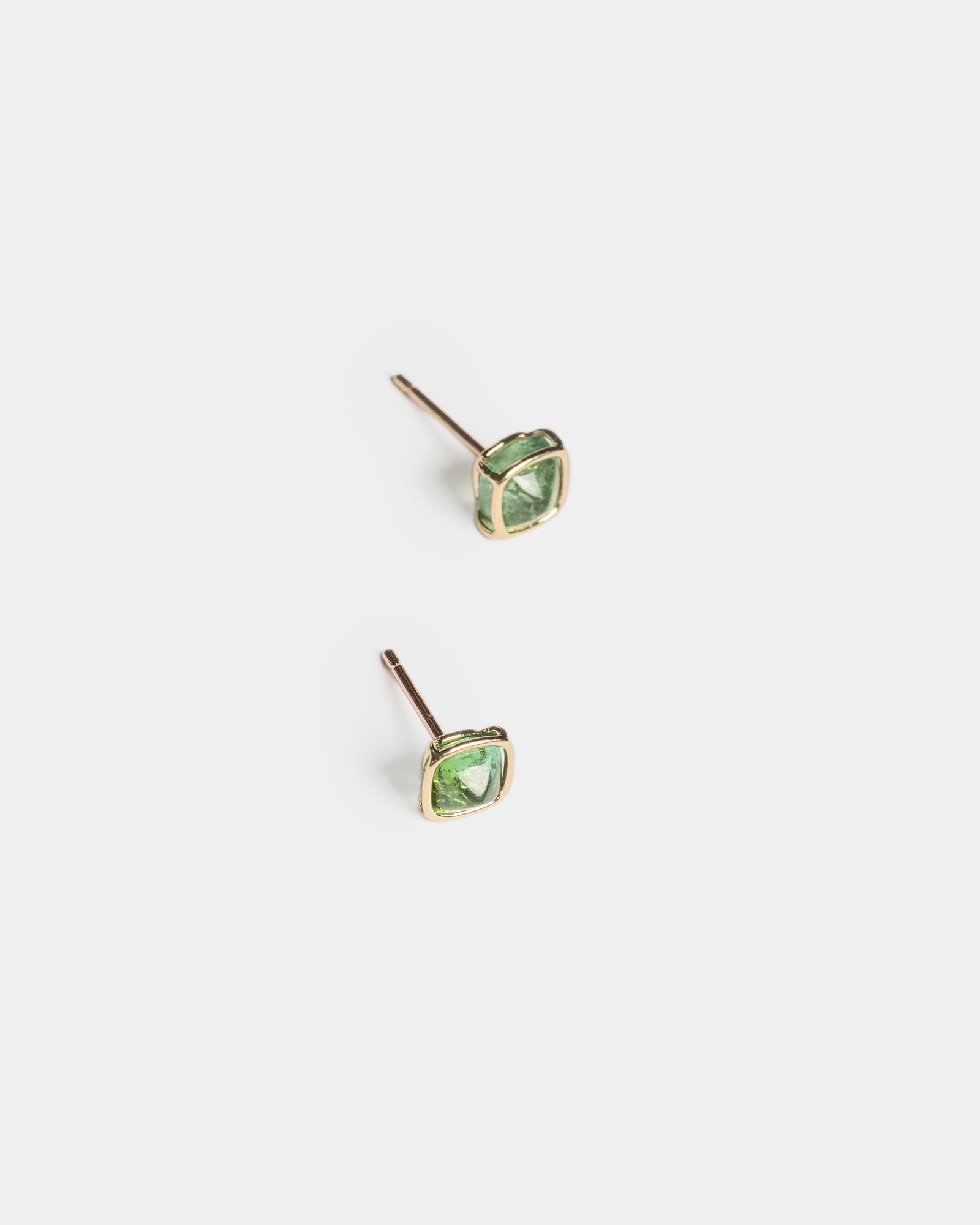 14k Grassy Sugarloaf Studs