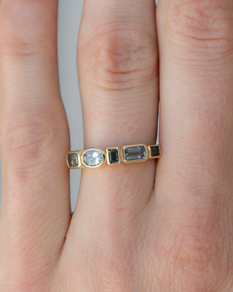 14k Sapphire Moitié Band