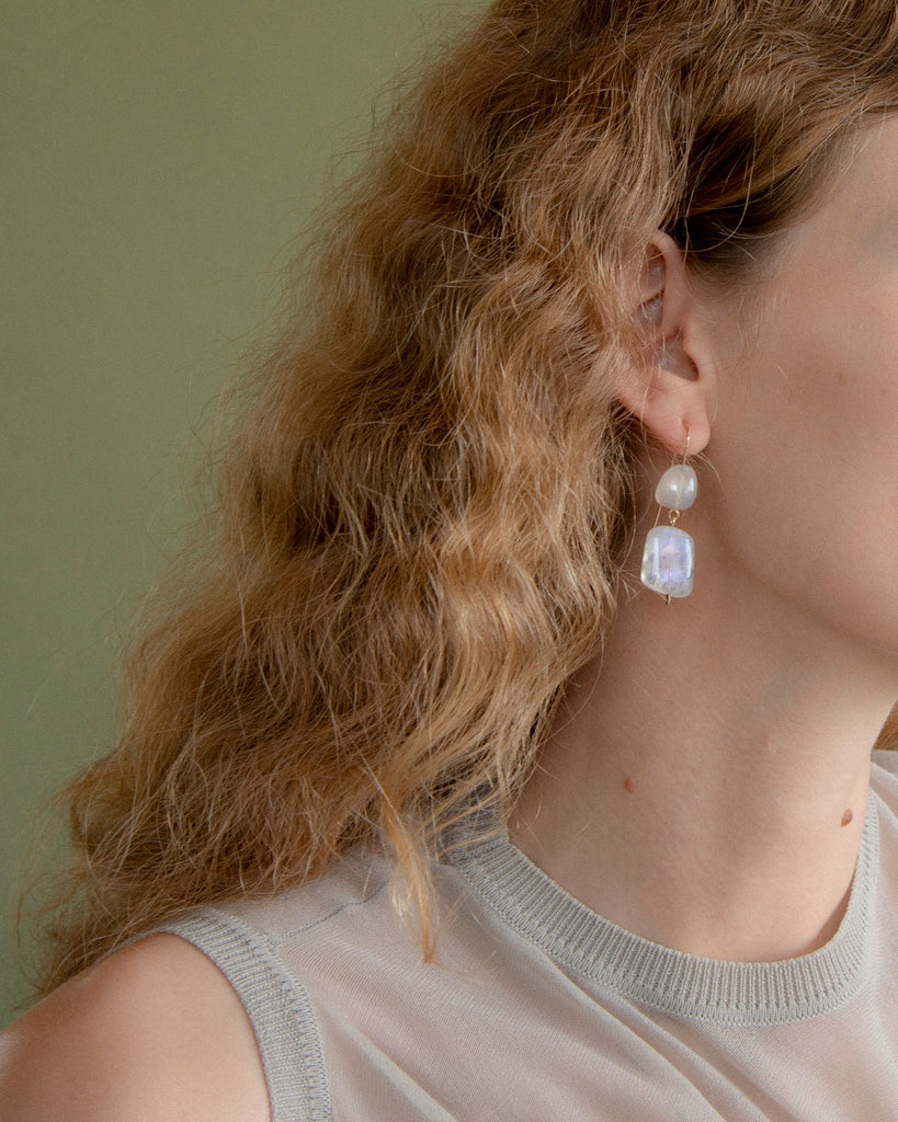 Filtering Light Drop Earrings