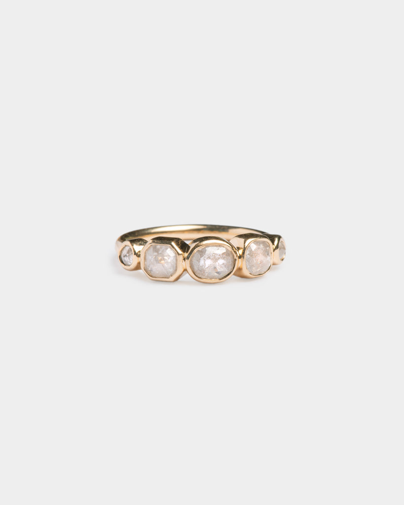 14k Icy Diamond Moitié Band