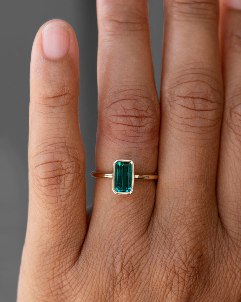 14k Ivy Green Tourmaline Floating Ring