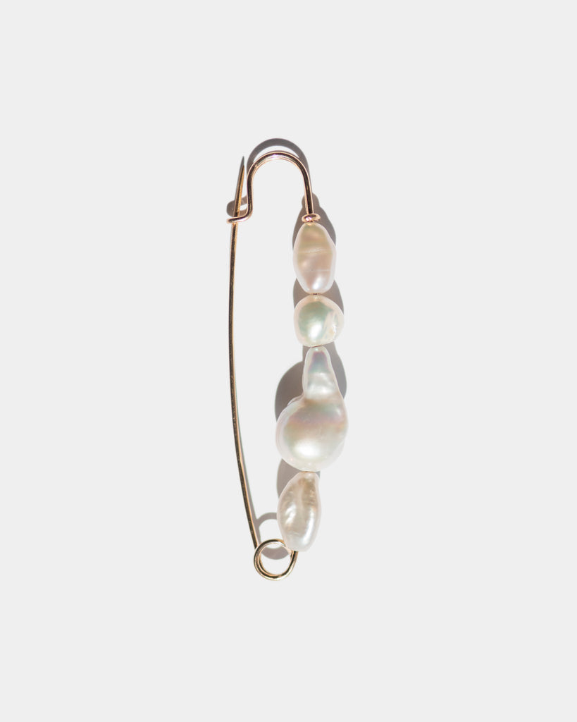 Quatro Pearl Pin