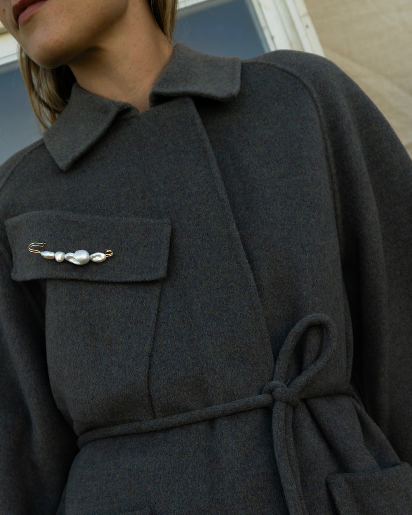 Quatro Pearl Pin