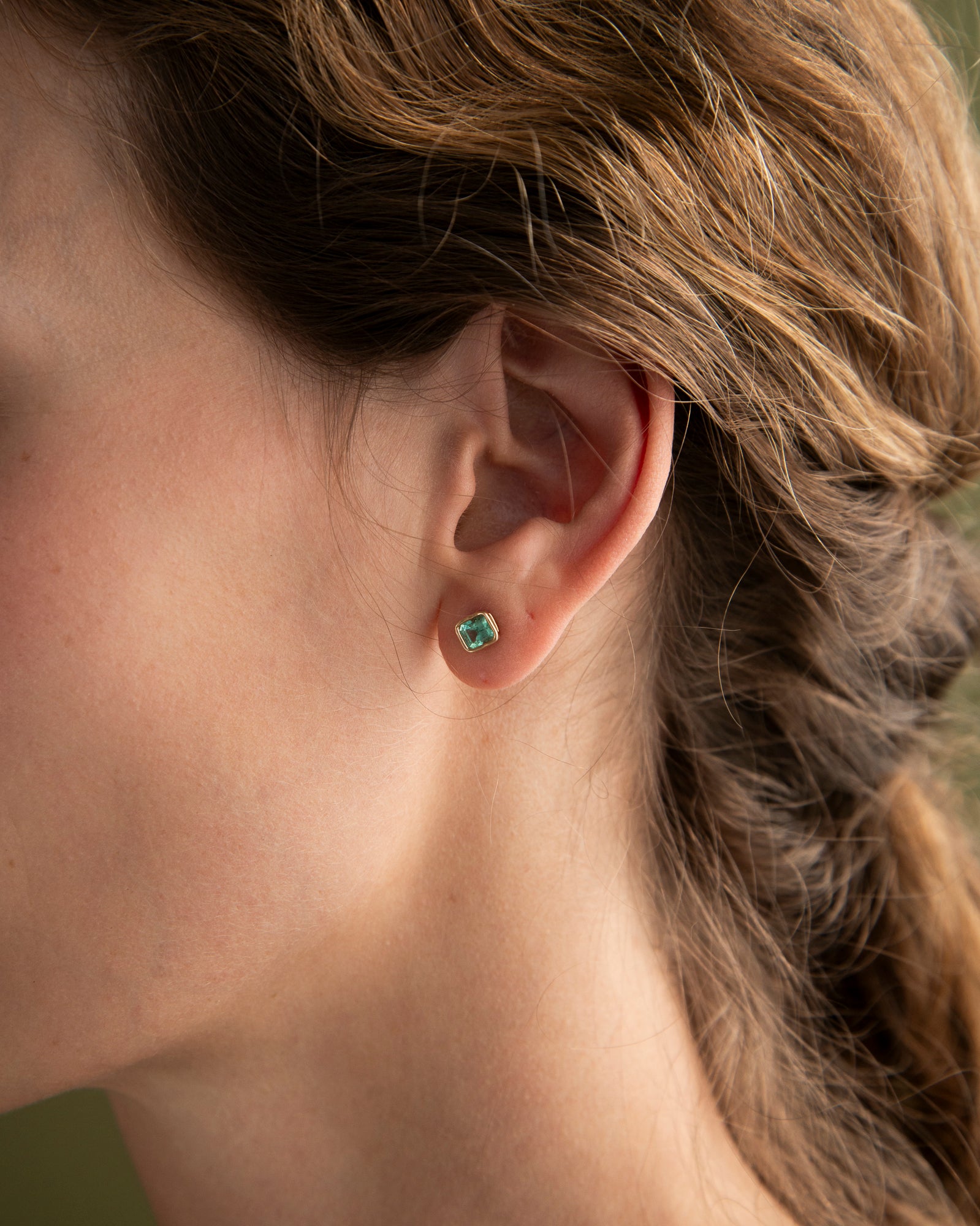 14k Emerald Floating Studs