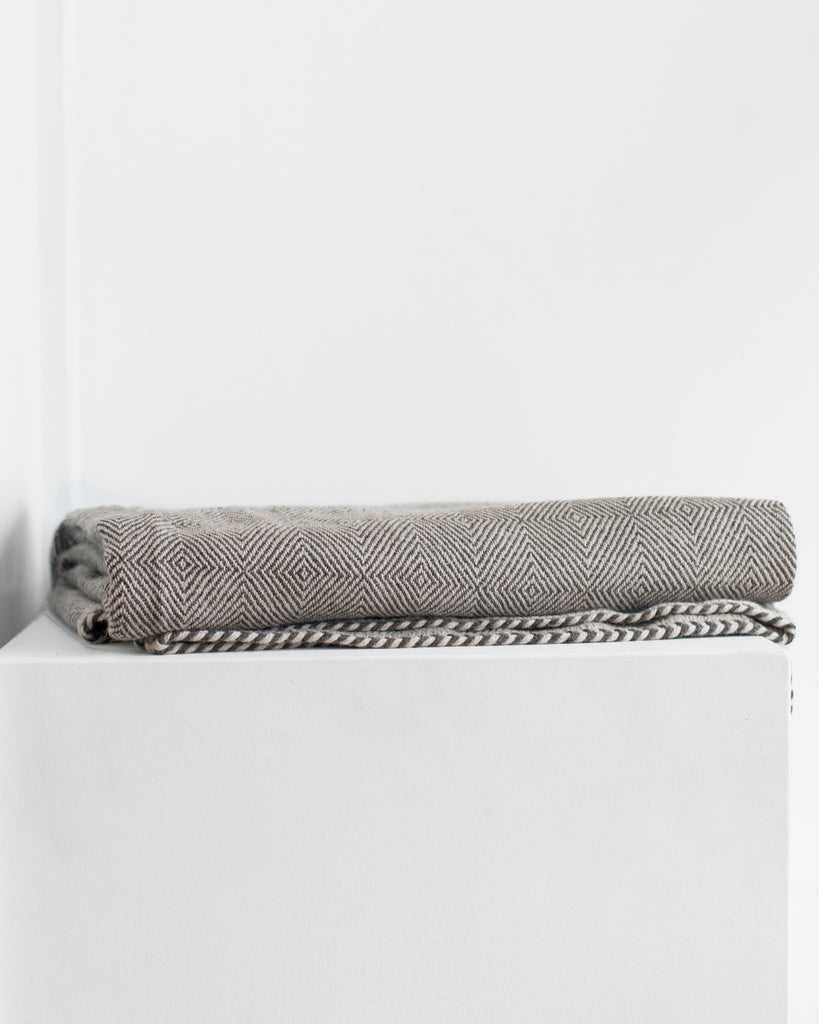 D. Bryant Archie - Dakar Blanket in Silver | Charcoal